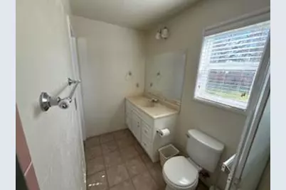 32 E McKenzie Avenue, Stockton, CA 95204 - Photo 20