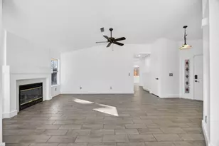 8055 Stags Leap Ct, Sacramento, CA 95829 - Photo 14