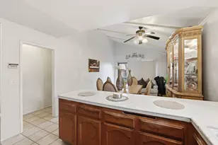 8187 La Riviera Dr, Sacramento, CA 95826 - Photo 10