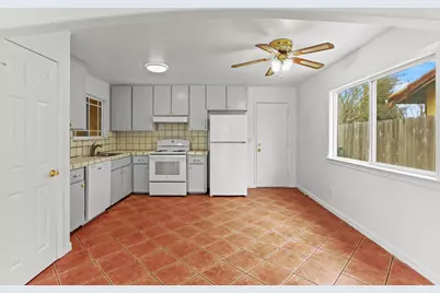 1127 Castle Oaks Drive, Stockton, CA 95210 - Photo 8