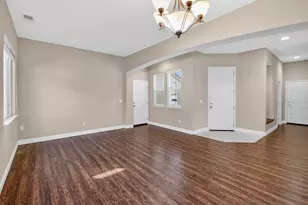 6900 Elvora Way, Elk Grove, CA 95757 - Photo 8