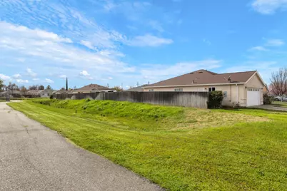 365 J Street, Biggs, CA 95917 - Photo 30