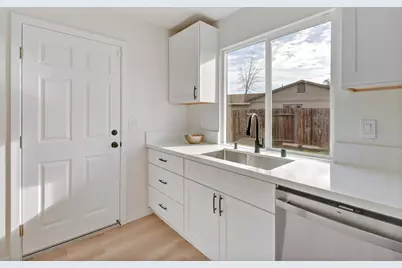 4810 47th Street, Sacramento, CA 95820 - Photo 14