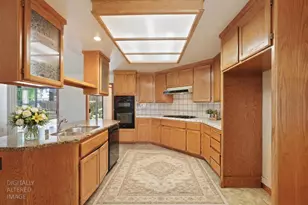 1560 Snapdragon Way, Manteca, CA 95336 - Photo 2