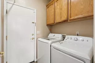 1384 Walden Dr, Folsom, CA 95630 - Photo 36