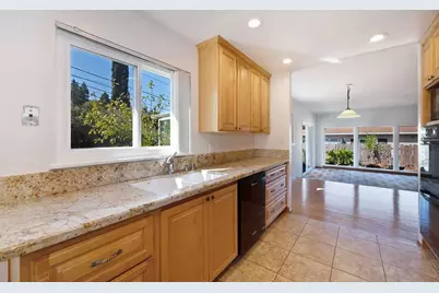 1056 Entrada Road, Sacramento, CA 95864 - Photo 28
