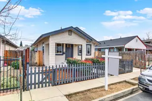 3307 42nd St, Sacramento, CA 95817 - Photo 2