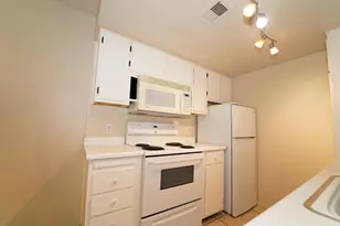 975 Fulton Ave, Sacramento, CA 95825 - Photo 4