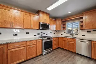 956 J St, Los Banos, CA 93635 - Photo 4