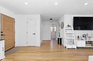 1923 Juliesse Ave, Sacramento, CA 95815 - Photo 4