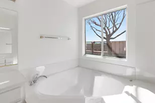 2091 Hastings Dr, Los Banos, CA 93635 - Photo 12