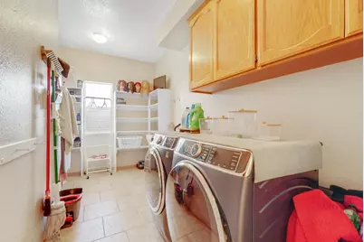 708 Coastal Court, Los Banos, CA 93635 - Photo 8