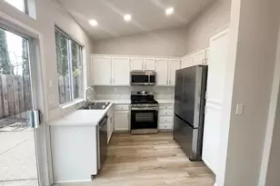 108 Austin Dr, Folsom, CA 95630 - Photo 2