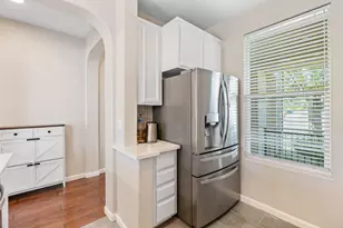 10065 Waterfield Dr, Elk Grove, CA 95757 - Photo 12