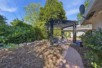 2929 Latham Drive, Sacramento, CA 95864 - Photo 42