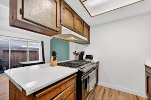 1052 Clinton Rd, Sacramento, CA 95825 - Photo 38