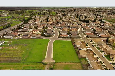 9352 Sheba Lane, Elk Grove, CA 95624 - Photo 12