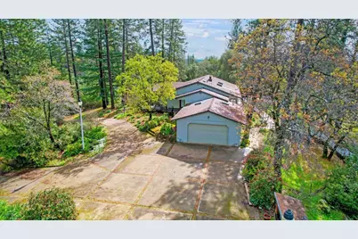 14200 Carriage Oaks Lane, Auburn, CA 95602 - Photo 2