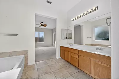 9272 Salmon Creek Drive, Elk Grove, CA 95624 - Photo 30