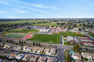 9272 Salmon Creek Dr, Elk Grove, CA 95624 - Photo 52