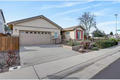 9272 Salmon Creek Drive, Elk Grove, CA 95624 - Photo 2