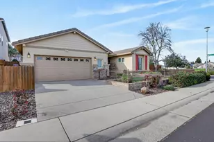 9272 Salmon Creek Dr, Elk Grove, CA 95624 - Photo 2