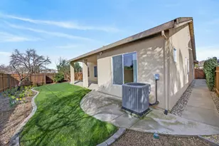9272 Salmon Creek Dr, Elk Grove, CA 95624 - Photo 44