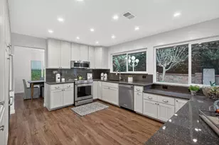 8397 La Riviera Dr, Sacramento, CA 95826 - Photo 2