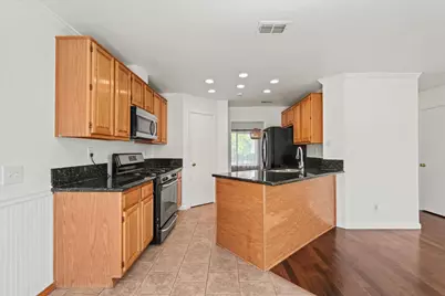 8625 Valley Rim Way, Antelope, CA 95843 - Photo 10