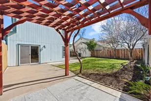 8625 Valley Rim Way, Antelope, CA 95843 - Photo 26