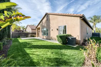 1563 E Via Mirasol Lane, Fresno, CA 93730 - Photo 6