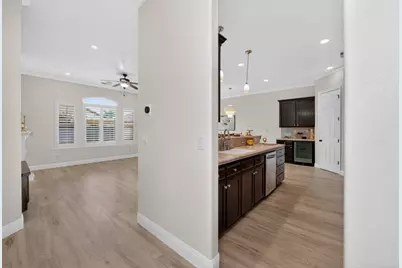 1563 E Via Mirasol Lane, Fresno, CA 93730 - Photo 10