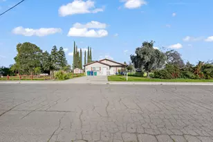 13180 Jackson St, Le Grand, CA 95333 - Photo 2