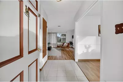 9723 Parktree Way, Elk Grove, CA 95624 - Photo 4