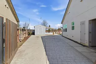 1104 Basalt Dr, Los Banos, CA 93635 - Photo 32