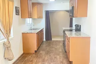 2325 Glen Ellen Cir, Sacramento, CA 95822 - Photo 10