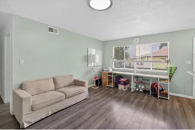 9 La Pera Court #4, Sacramento, CA 95823 - Photo 2