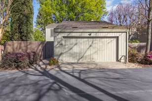 1006 Dunbarton Cir, Sacramento, CA 95825 - Photo 2