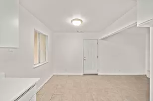 81 Brentford Cir, Sacramento, CA 95823 - Photo 10