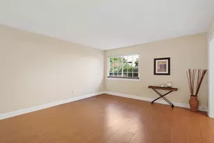 912 Los Robles, Davis, CA 95618 - Photo 6