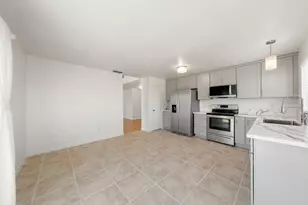 9464 Roseport Way, Sacramento, CA 95826 - Photo 16