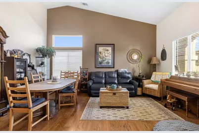 7021 Bolzano Way, Elk Grove, CA 95757 - Photo 8