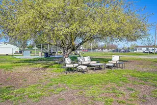 8610 Carlisle, Sacramento, CA 95828 - Photo 36