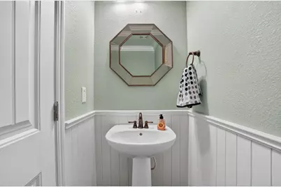 8006 N Linda Isle Lane, Sacramento, CA 95831 - Photo 22