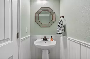 8006 N Linda Isle Ln, Sacramento, CA 95831 - Photo 22