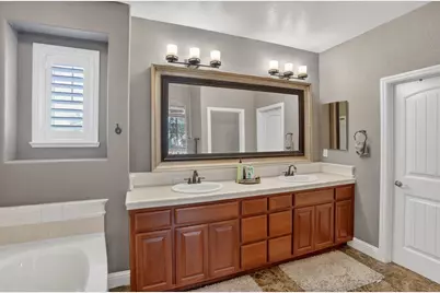 8006 N Linda Isle Lane, Sacramento, CA 95831 - Photo 34