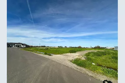 8631 Evian Court, Elk Grove, CA 95624 - Photo 4