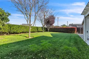 3914 Smithfield Way, Sacramento, CA 95826 - Photo 32