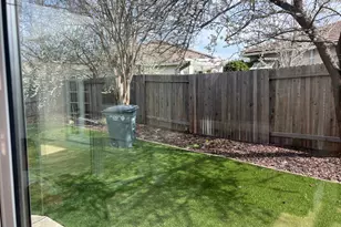 5712 Herbal Way, Sacramento, CA 95835 - Photo 8