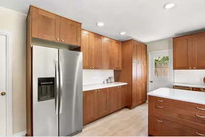 1233 Robertson Way, Sacramento, CA 95818 - Photo 12